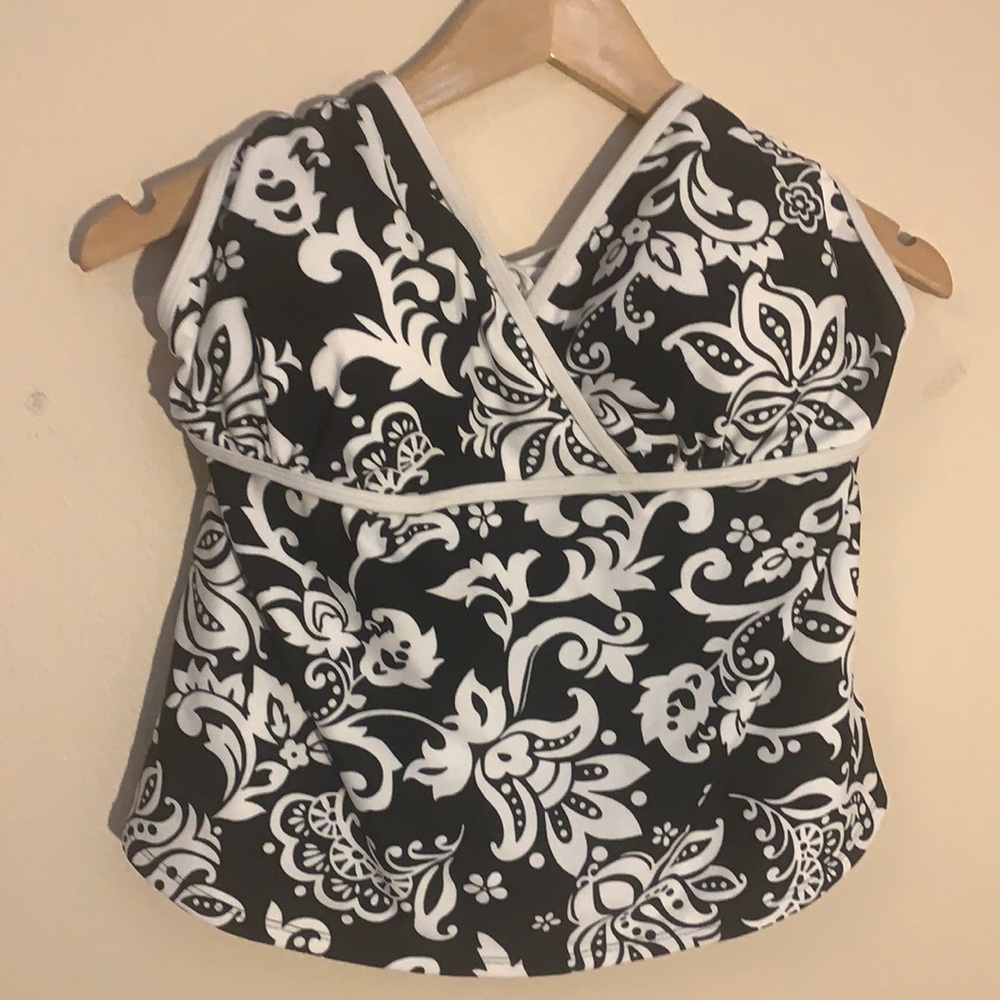 Black and white floral print tankini top
